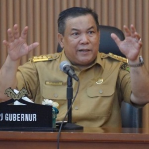 SF Hariyanto Resmi Teken Aturan WFH ASN Pemprov Riau