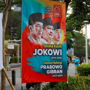 Jelang Lengser, Spanduk Terima Kasih Jokowi Bertebaran di Jalan