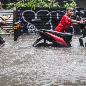 Hujan Lebat, Sejumlah Titik di Jakarta Tergenang Banjir