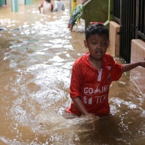 Banjir Rendam Pemukiman Warga di Kebon Pala