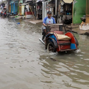 BMKG Ingatkan Gelombang 4 Meter dan Ancaman Banjir Rob di Sejumlah Pesisir