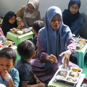 Makan Bergizi Gratis untuk Balita dan Ibu Hamil Mulai Digelar