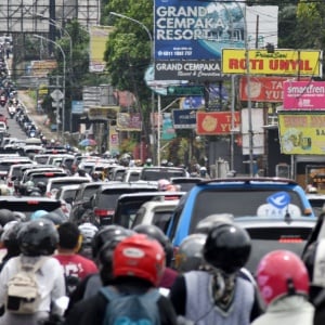 Libur Panjang, Jalur Puncak Macet Parah