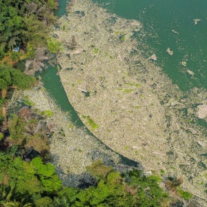 Penampakan Bendungan Leuwikeris Ciamis Dipenuhi Sampah