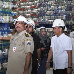 Rano Karno Tinjau Ketersediaan Beras dan Kebutuhan Pokok Menjelang Ramadan 1446 H