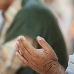 Contoh Teks Doa Malam Tirakatan 17 Agustus Bahasa Indonesia dan Jawa yang Menyentuh Hati