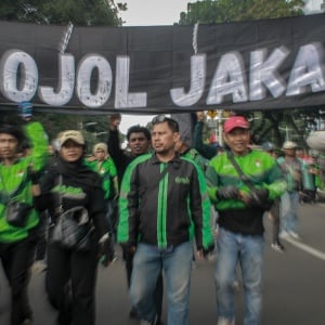 Ribuan Ojol Demo, Tuntut Potongan Komisi 10 Persen dan UU Transportasi Online