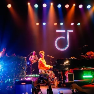 Sembilan Tahun Absen, Jacob Collier Tampil Mengagumkan di Java Jazz Festival 2025