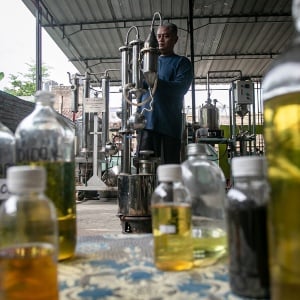 Warga Sukoharjo ini Ciptakan Alat Pengubah Sampah Plastik Jadi BBM Alternatif, Namanya Pitara