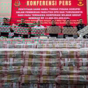 Penampakan Gunungan Uang Rp 2 Triliun Hasil dari Korupsi CPO