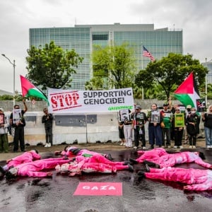 Intip Aksi Bela Palestina di Depan Kedubes AS