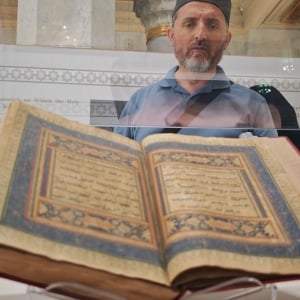 Mengunjungi Pameran Mushaf Al Quran Langka di Masjidil Haram