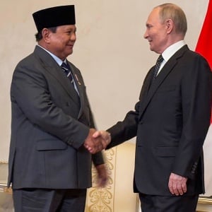 Momen Pertemuan Prabowo dan Putin saat Lawatan ke Rusia