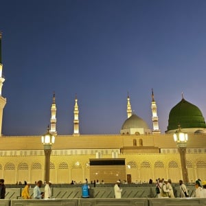 Melihat Kemegahan Masjid Nabawi yang Ada di Madinah
