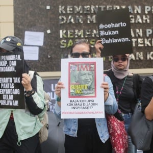 Aksi Geruduk Kementerian Kebudayaan: Penolakan terhadap Fadli Zon dan Revisi Sejarah