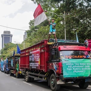 Tolak RUU ODOL, Ratusan Sopir Truk Demo di Jakarta