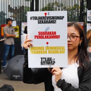 Polemik RKUHAP, Koalisi Masyarakat Sipil Gelar Aksi Protes di DPR RI