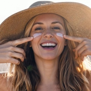 6 Sunscreen untuk Kulit Berminyak yang Ringan dan Matte Finish, Tak Menyumbat Pori-Pori