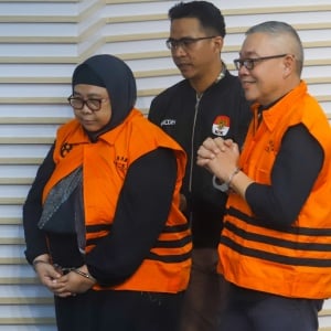 Kasus Korupsi LNG, KPK Tahan Dua Eks Direktur Pertamina