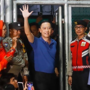 Senyum Bahagia Tom Lembong saat Bebas dari LP Cipinang