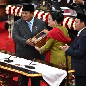 Momen Prabowo Buka Pengantar RUU APBN 2026