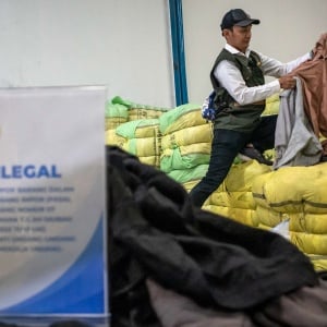 Kemendag Amankan 19.391 Bal Pakaian Bekas Impor Ilegal