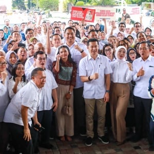 Momen Perpisahan Dito Ariotedjo dengan Pegawai Kemenpora