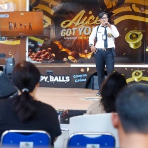 Keseruan Ajang Pencarian Bakat di Atas Truk Panggung Keliling