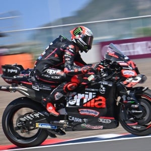 Marco Bezzecchi Rebut Pole Position MotoGP Mandalika 2025