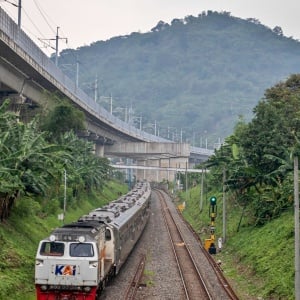 Elektrifikasi Kereta Bandung, Waktu Tempuh Jadi Lebih Singkat