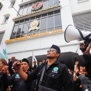 Buntut Tayangan Xpose Uncensored, Puluhan Santri Geruduk Kantor KPI