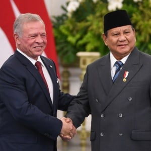 Momen Prabowo Sambut Langsung kunjungan Raja Abdullah II di Istana