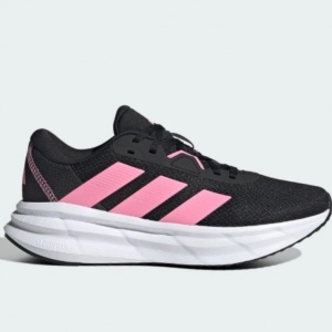 8 Sepatu Adidas untuk Jalan Kaki yang Sedang Diskon di Toko Resmi, Harga Jadi Rp500 Ribuan