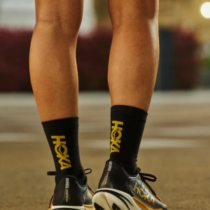 5 Sepatu Lari Hoka dengan Bantalan Super Empuk untuk Daily Run hingga Long Run