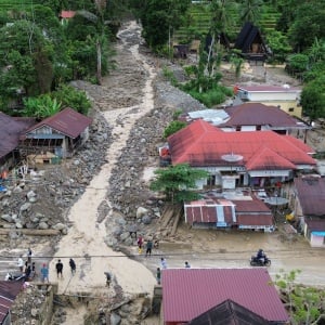 Potret Dampak banjir bandang susulan di Maninjau
