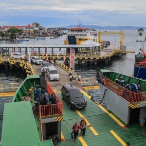 Puncak Arus Balik Mudik Nataru 2025 di Pelabuhan Feri Bastiong