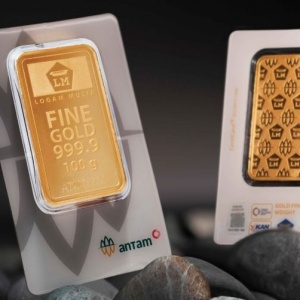 Harga Emas Antam Anjlok Rp 65.000 Hari Ini, Simak Rincian Harga Terbarunya!