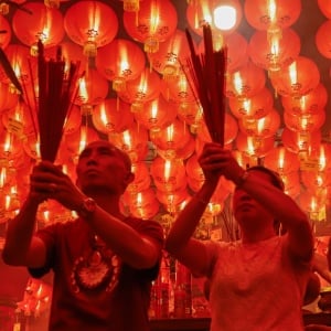 Khidmat Ibadah Malam Imlek di Vihara Boen San Bio Tangerang