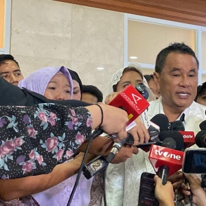 Diduga Kirim Pesan WA dari Sel, Hotman Paris Desak Kalapas Cipinang Cek HP Razman Nasution