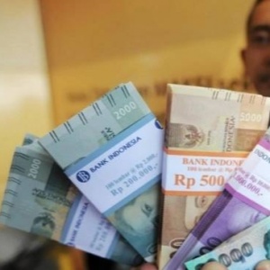 "War Uang Baru" Jelang Lebaran: Tradisi Sensasional atau Cara Berbagi Kebahagiaan?