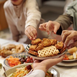 Buka Puasa Bandar Lampung Hari Ini 15 Maret 2026 Jam Berapa? Cek Waktu Magribnya