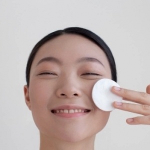 4 Brightening Toner Terbaik untuk Metode CSM Bikin Wajah Cerah dan Lembap