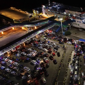 Pelabuhan Merak Padat, 75 Ribu Pemudik Menyeberang ke Sumatera