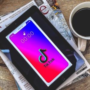 Ketika Ucapan Idulfitri Diwakili oleh Mesin Kecerdasan Buatan