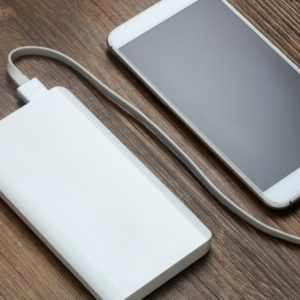 Anti Lowbatt! 5 Power Bank 10.000 mAh Terbaik Andalan Penggunaan Sehari-hari