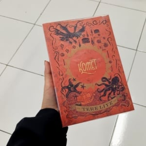 Pengejaran Si Tanpa Mahkota di Novel Komet Karya Tere Liye