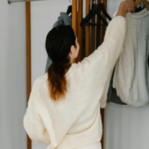 Belajar Melepaskan: Bagaimana Proses Decluttering Mengajarkan Kita Hidup Lebih Ringan