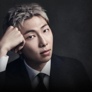 RM BTS Cedera Pergelangan Kaki, Agensi Batasi Aktivitas di Konser Comeback