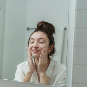 4 Cleansing Foam Baking Soda yang Ampuh Angkat Kotoran hingga ke Dalam Pori