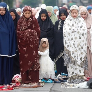 Suasana Hangat Salat Idul Fitri di Jatinegara